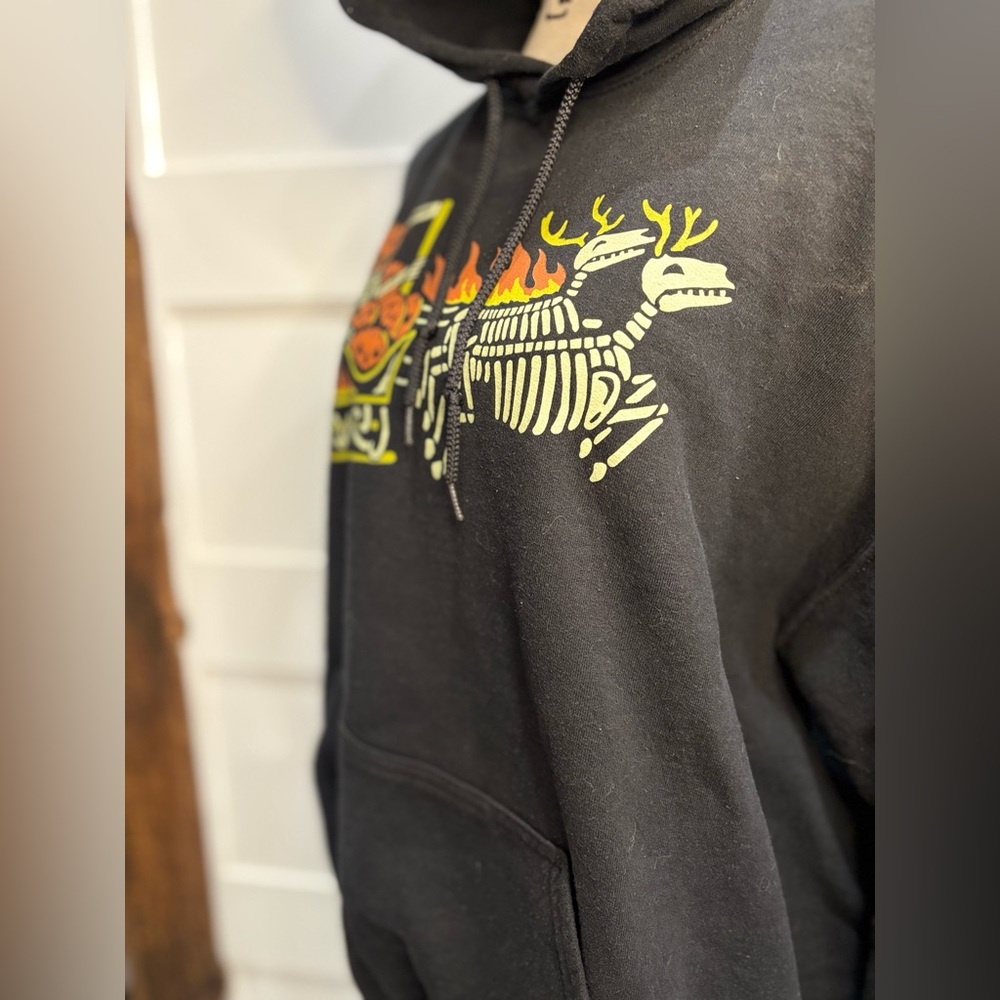 Gildan Black Hoodie Skeleton Graphic Pullover Sweatshirt Size L Unisex - Picture 4 of 8